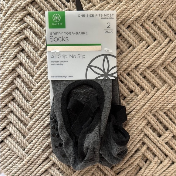 NEW Gaiam Grippy Non-Slip Yoga Barre Socks 2 Pack One Size - Picture 1 of 3